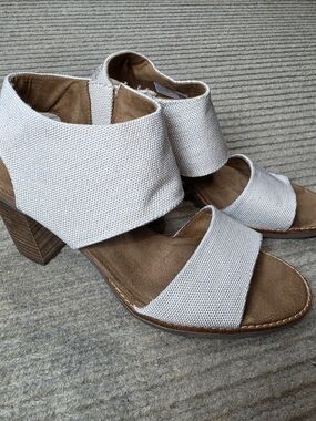 TOMS Majorca Cutout Block Heeled Sandal Size 9 Tan